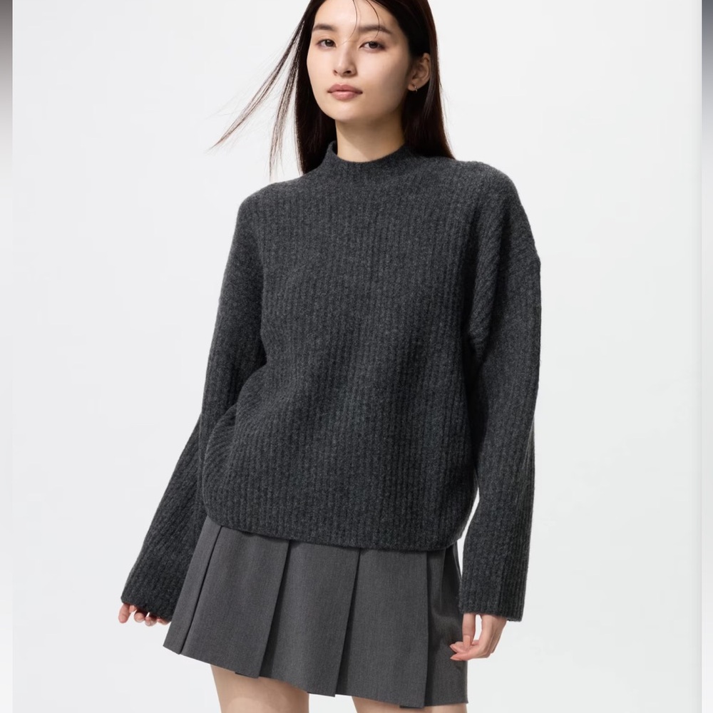 Uniqlo Souffle Yarn Mock Neck Sweater